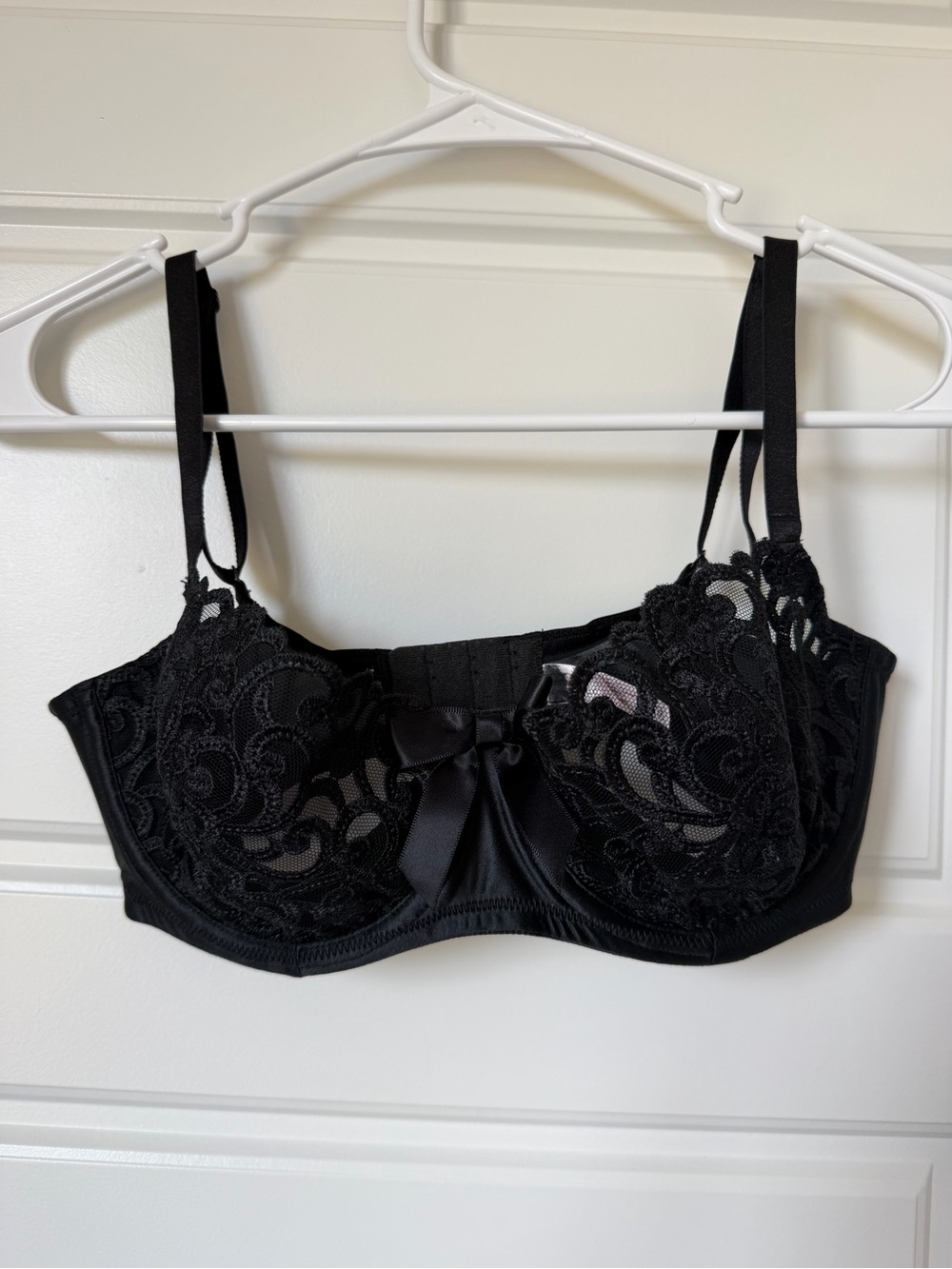 Vintage Victoria's Secret Black Embroidered Scroll Mesh Bra 34D